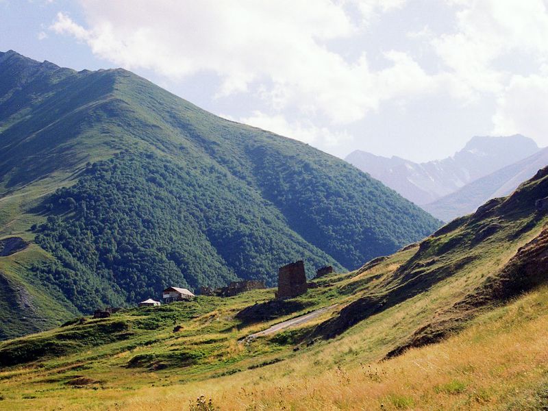 Покинутые башни ущелья Трусо - экскурсия в Тбилиси
