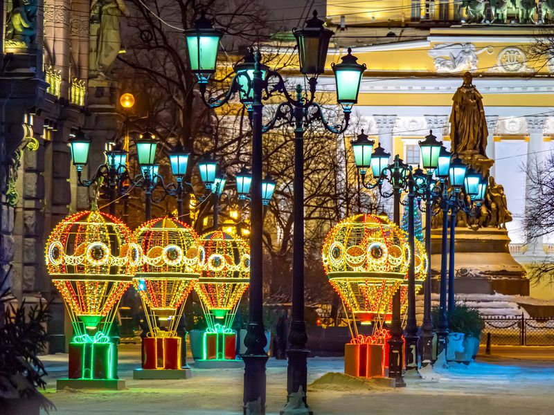 Новогодний квест по центру Петербурга - экскурсия в Санкт-Петербурге