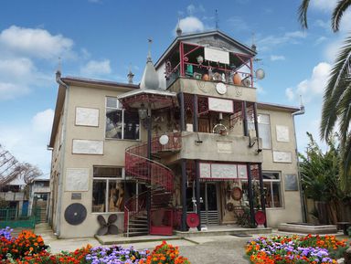 Этнографический дом-музей Хецуриани в Пицунде - экскурсия в Пицунде