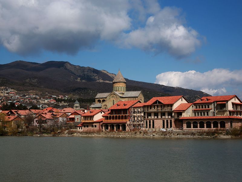 Сердце православной Грузии — Мцхета и замок Ананури, застывший над водой - экскурсия в Тбилиси