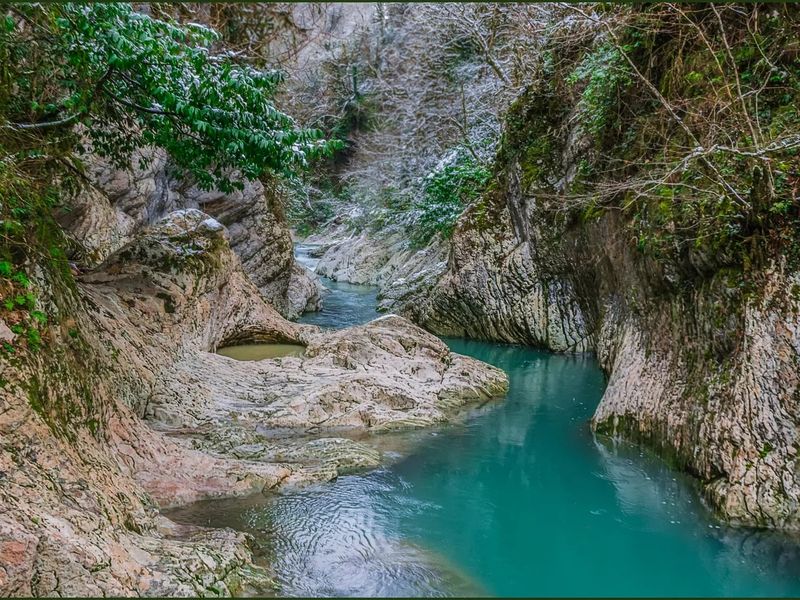 Дивное ущелье реки Хоста - экскурсия в Сочи