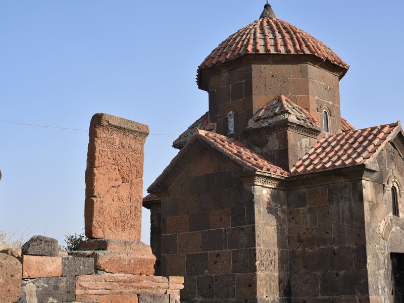 По шёлковому пути к монастырям над пропастью - экскурсия в Ереване