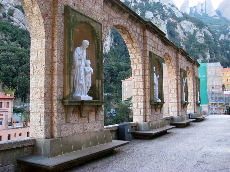 Вековые тайны монастыря Монтсеррат - экскурсия в Барселоне