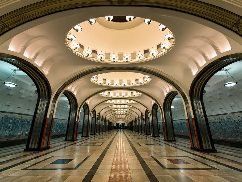 Онлайн-экскурсия «Московское метро — подземный храм СССР» - экскурсия в Москве