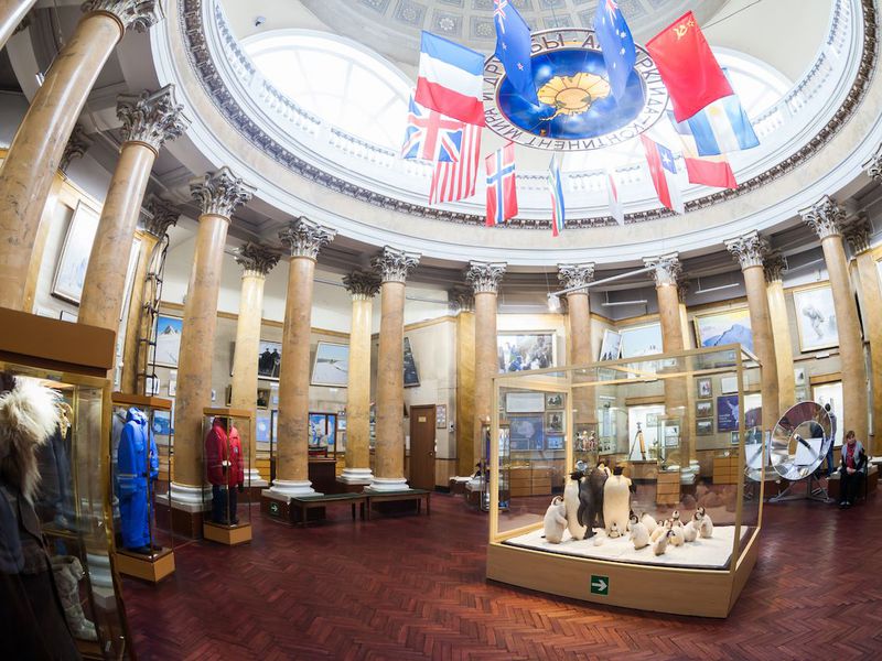 Семейное путешествие по музею Арктики и Антарктики - экскурсия в Санкт-Петербурге
