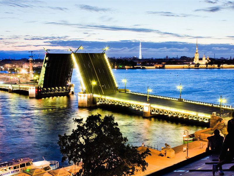 По-питерски: развод мостов с крыши - экскурсия в Санкт-Петербурге