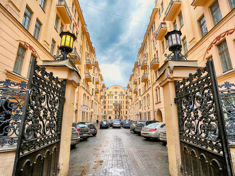 Доходные дома, дворы-колодцы и парадные лестницы - экскурсия в Санкт-Петербурге