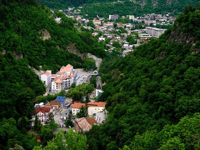 Жреческий Уплисцихе и курортный Боржоми - экскурсия в Тбилиси