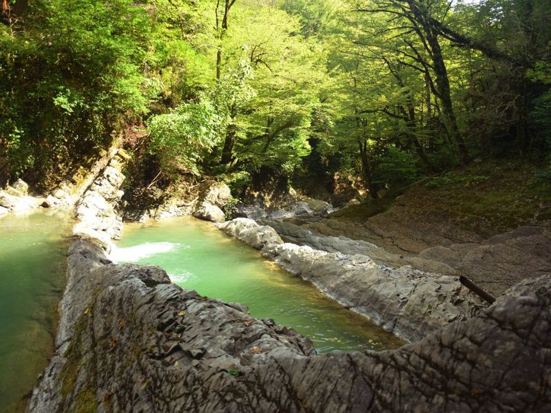 Пикник у реки Шахе и поездка к «33 водопадам» - экскурсия в Сочи