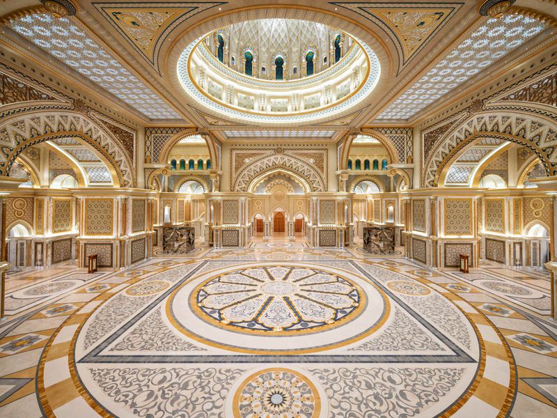 Вечерний Абу-Даби с посещением королевского дворца - экскурсия в Дубае