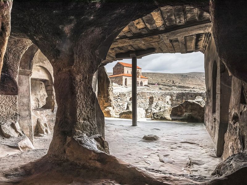 Древность в камне — Храмы Мцхеты и пещеры Уплисцихе - экскурсия в Мцхете