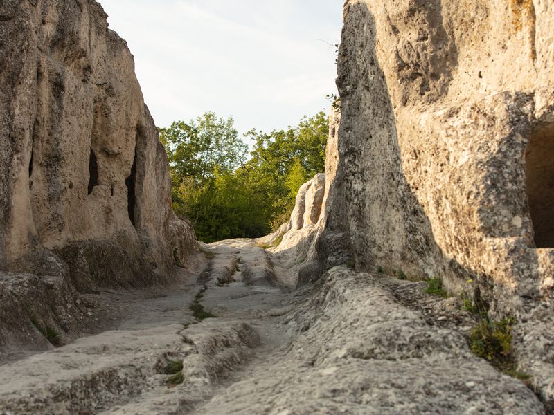 Джип-тур к пещерным городам и монастырям - экскурсия в Севастополе