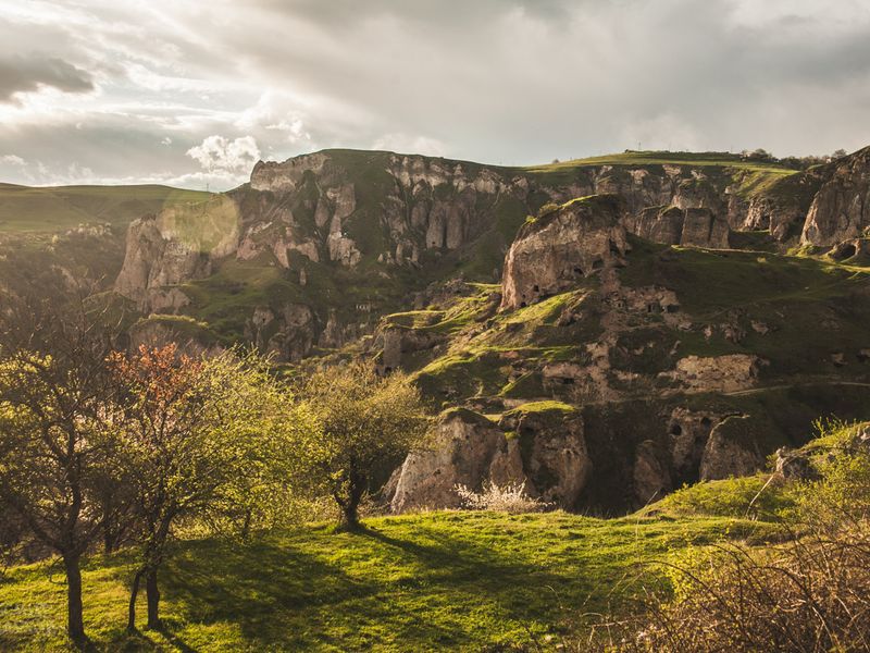 Путешествие в пещерный город и монастырь Татев - экскурсия в Ереване