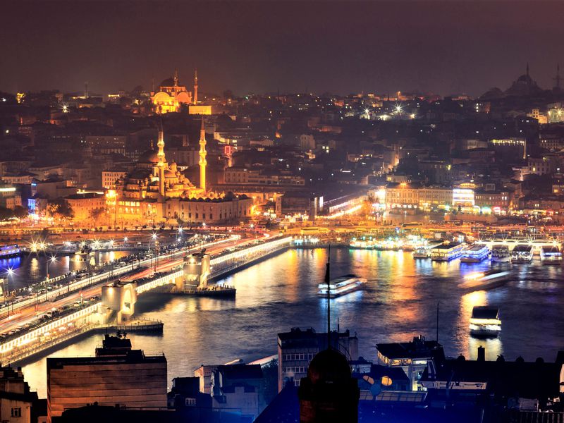 По вечернему Босфору на круизном лайнере - экскурсия в Стамбуле