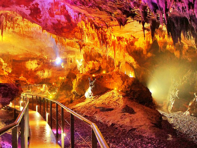 Край диких водопадов, пещера Прометея и гора Хвамли - экскурсия в Кутаиси