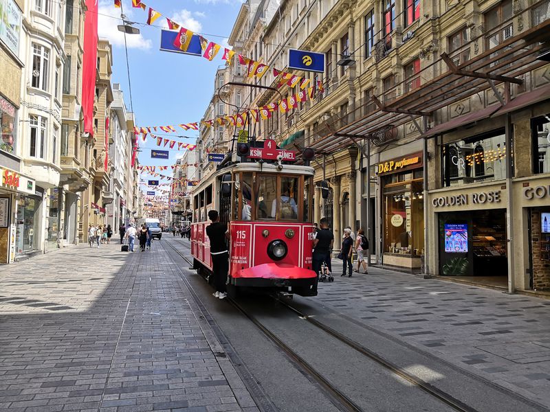Контрастный Стамбул, или Бейоглу в деталях - экскурсия в Стамбуле
