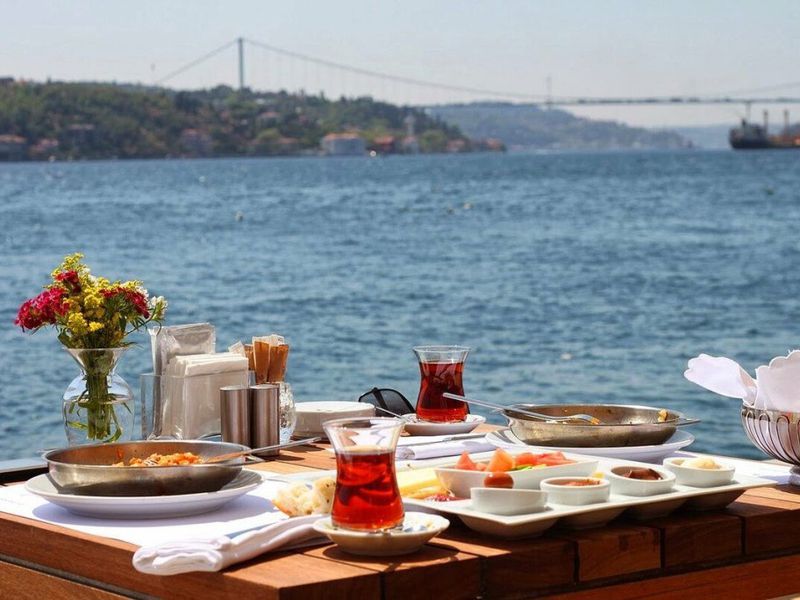 Утро на Босфоре: морская прогулка с завтраком - экскурсия в Стамбуле