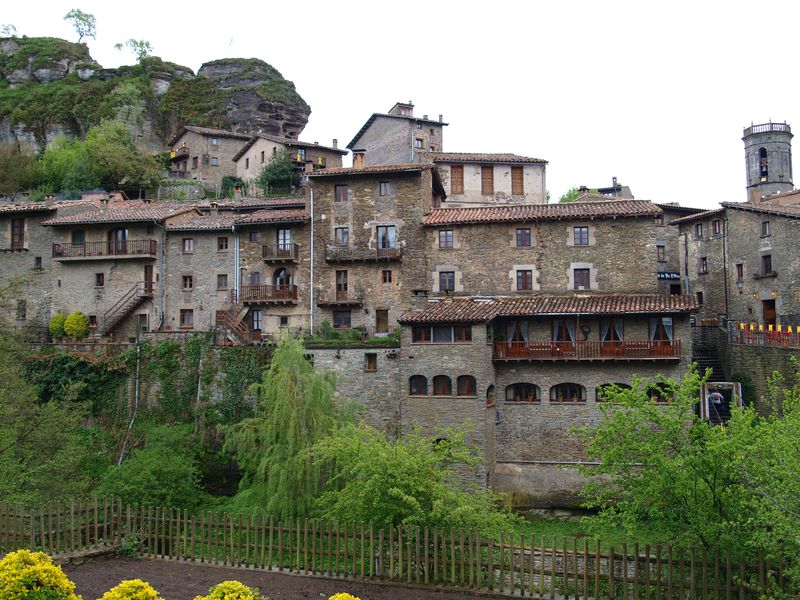 Каталонские крепости: Бесалу, Рупит и Кастельфольит-де-ла-Рока - экскурсия в Жироне