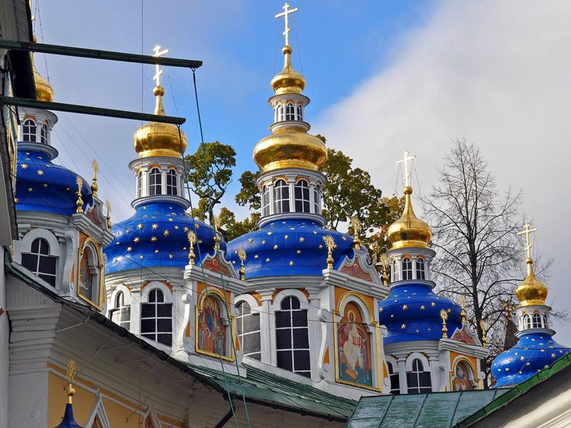 Псково-Печерский монастырь и Изборско-Мальская долина - экскурсия в Печорах