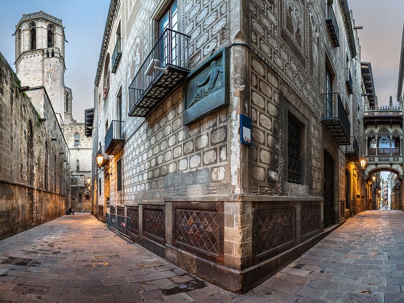 Истории и легенды Готического квартала - экскурсия в Барселоне